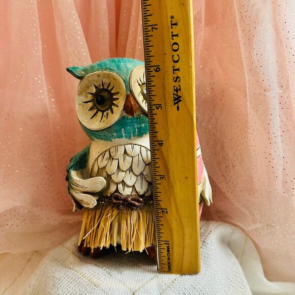 Beachy Owl Figurine - Picture 6 of 8